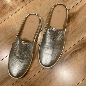 UGG Women’s Luci Leather Silver Metallic Slides.